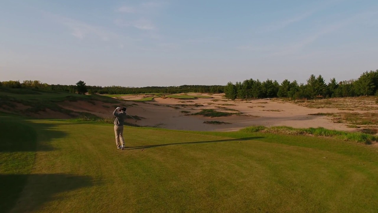 Mammoth Dunes 8th Hole - Island Green - Back Tee Challenge